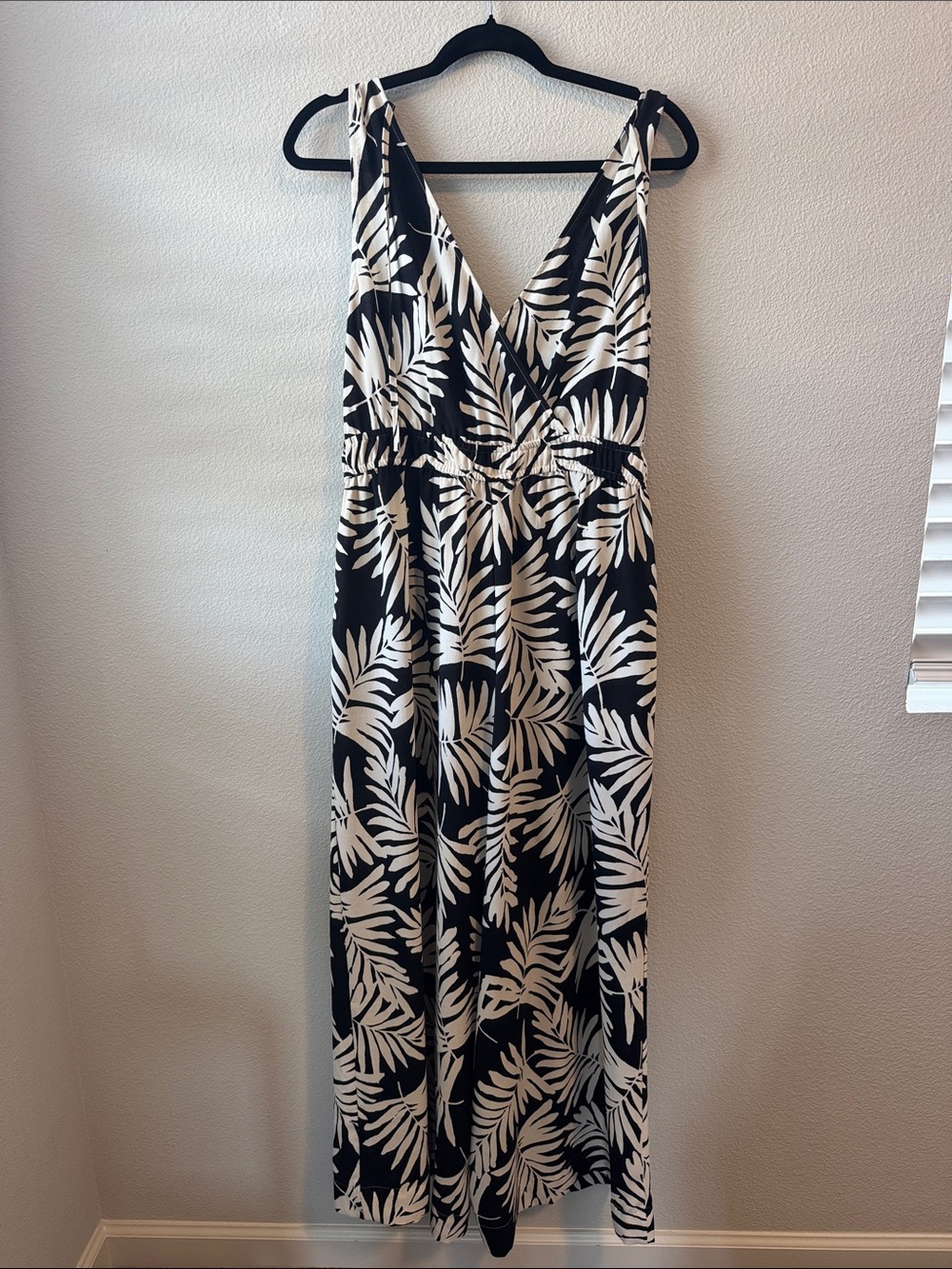 torrid Black and White Leaf-Print Maxi jumpsuit